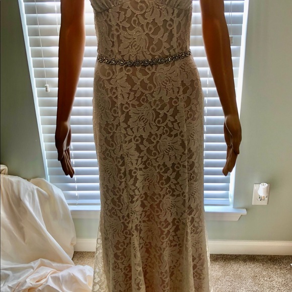 Nightway Keyhole with Sparkle Gown - size 4 - Picture 2 of 8